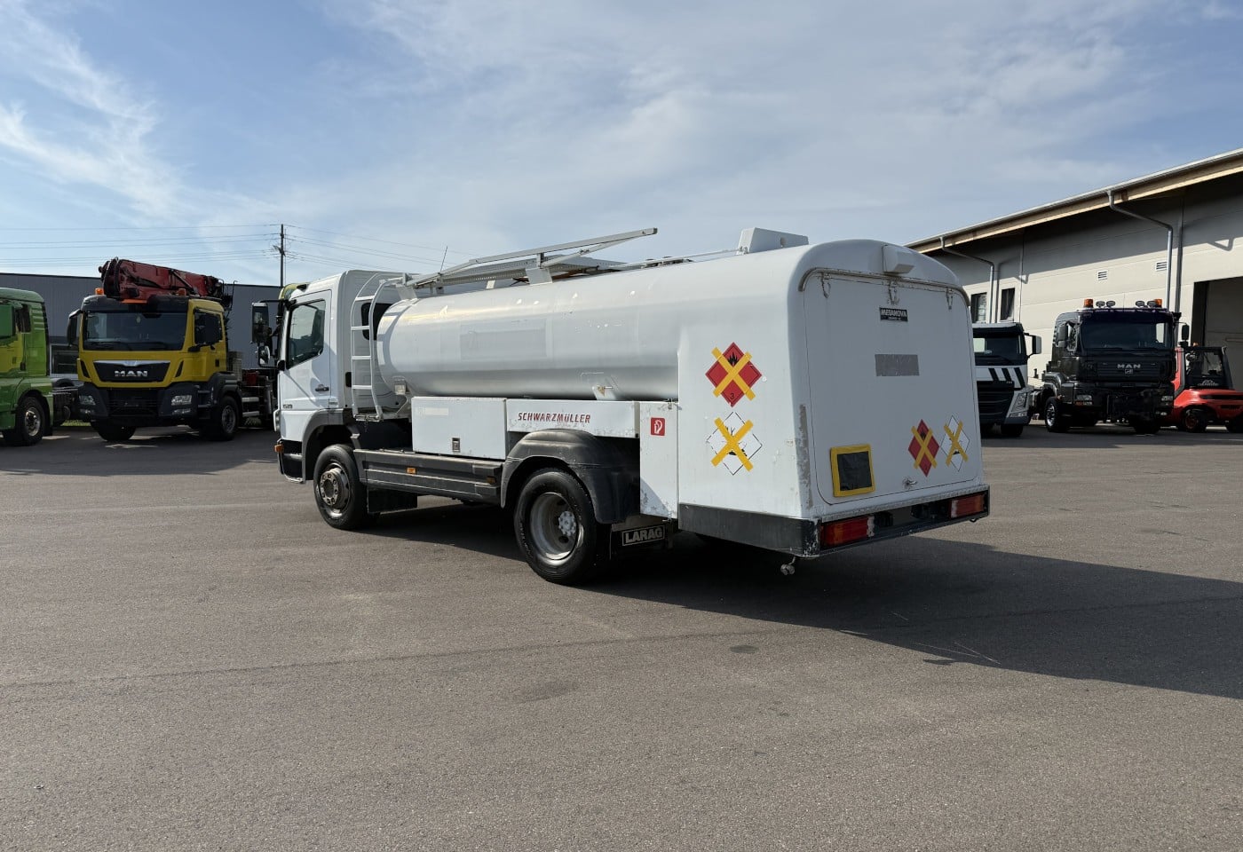 MOTO6625_3049582 vehicle image