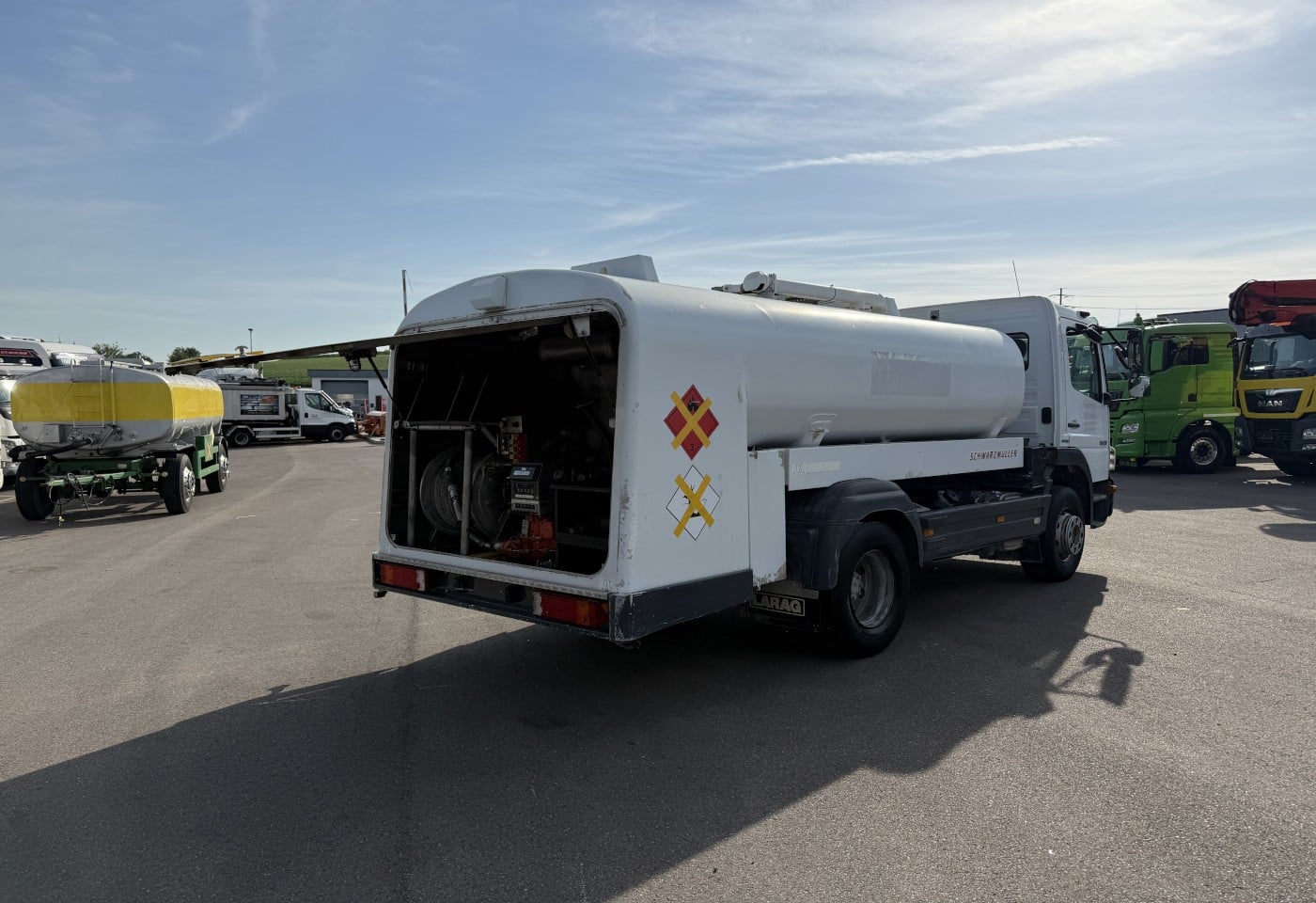 MOTO6625_3049582 vehicle image