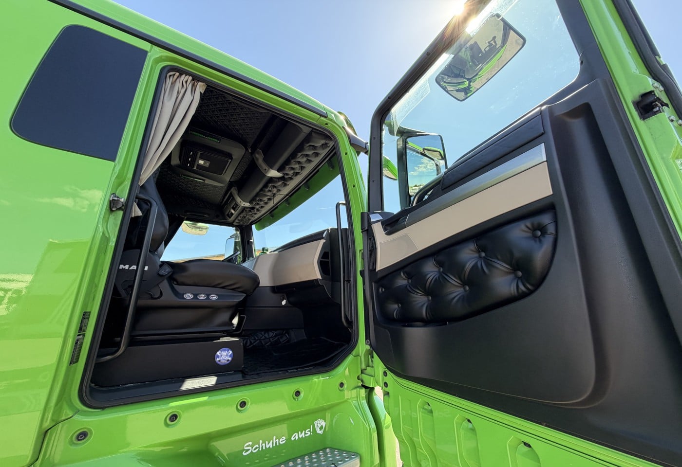 MOTO6625_3049602 vehicle image