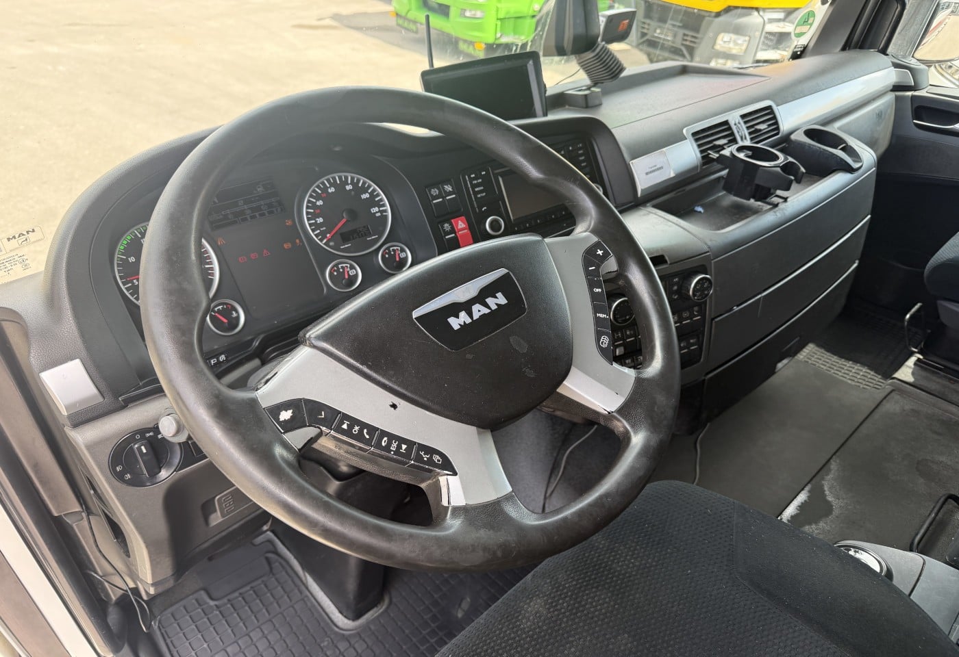 MOTO6625_3052067 vehicle image