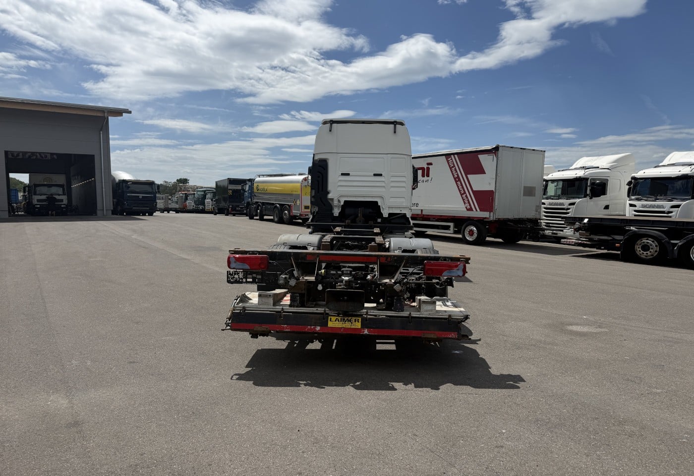 MOTO6625_3052067 vehicle image
