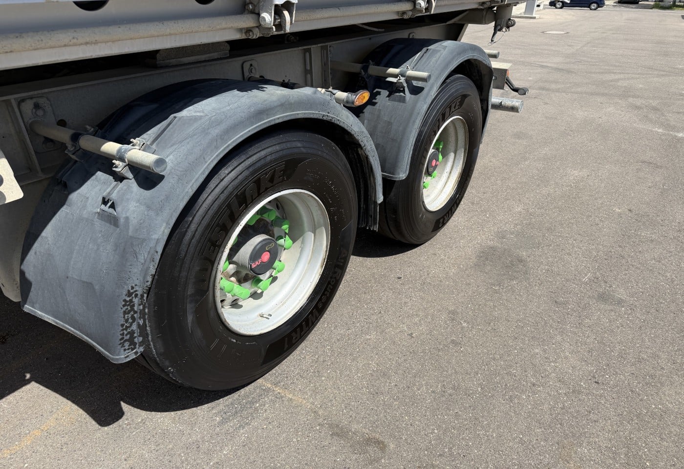 MOTO6625_3049593 vehicle image