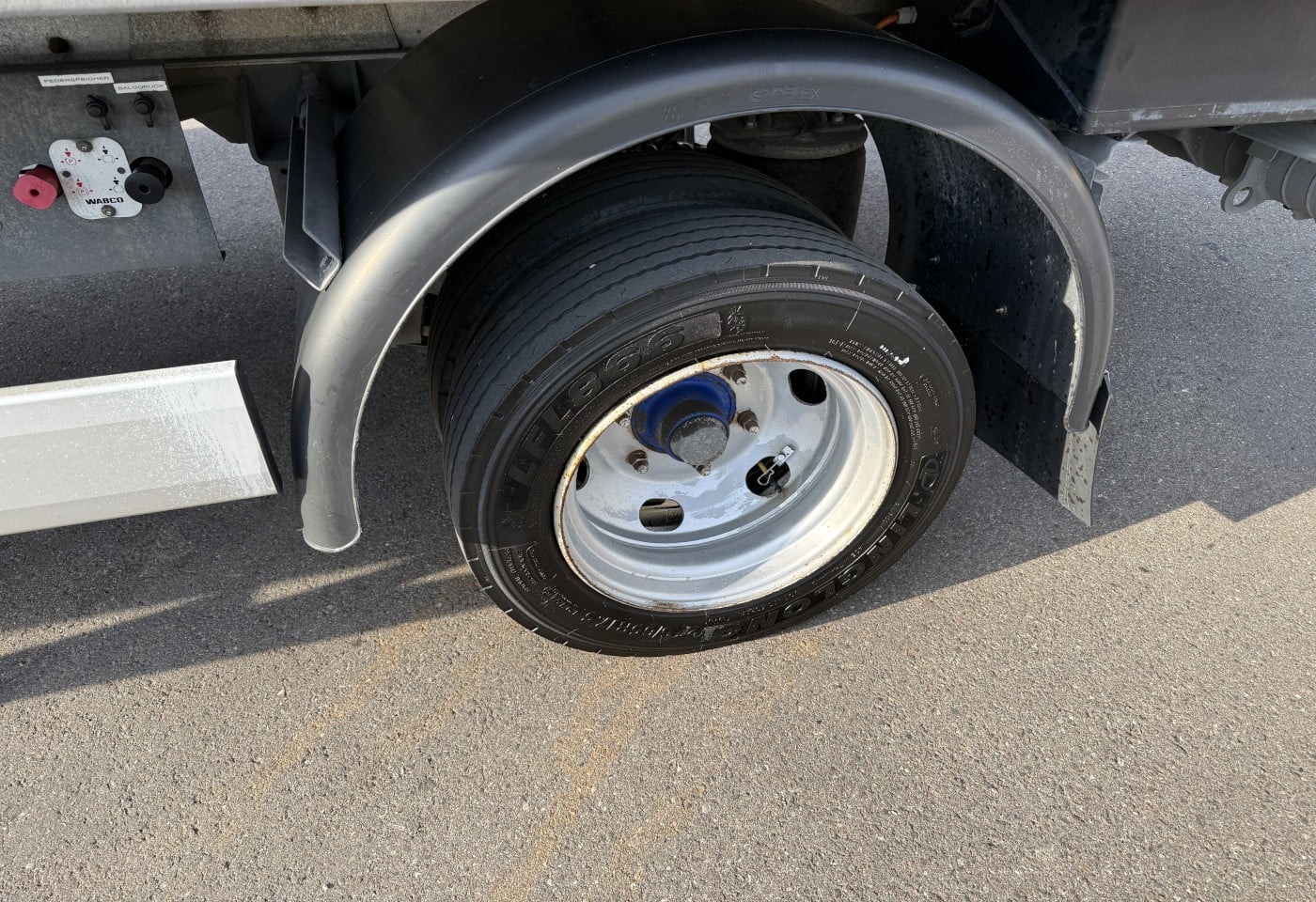 MOTO6625_3049583 vehicle image