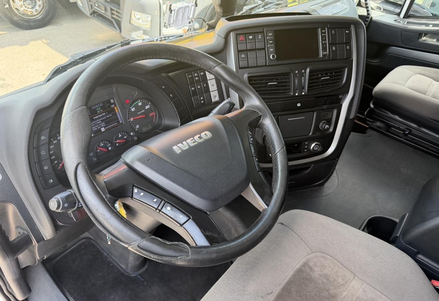 MOTO6625_3050141 vehicle image