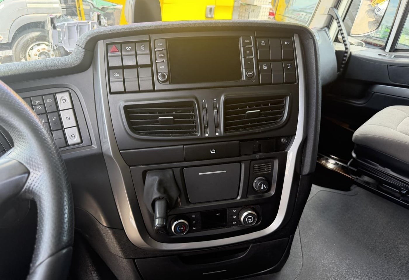 MOTO6625_3050141 vehicle image