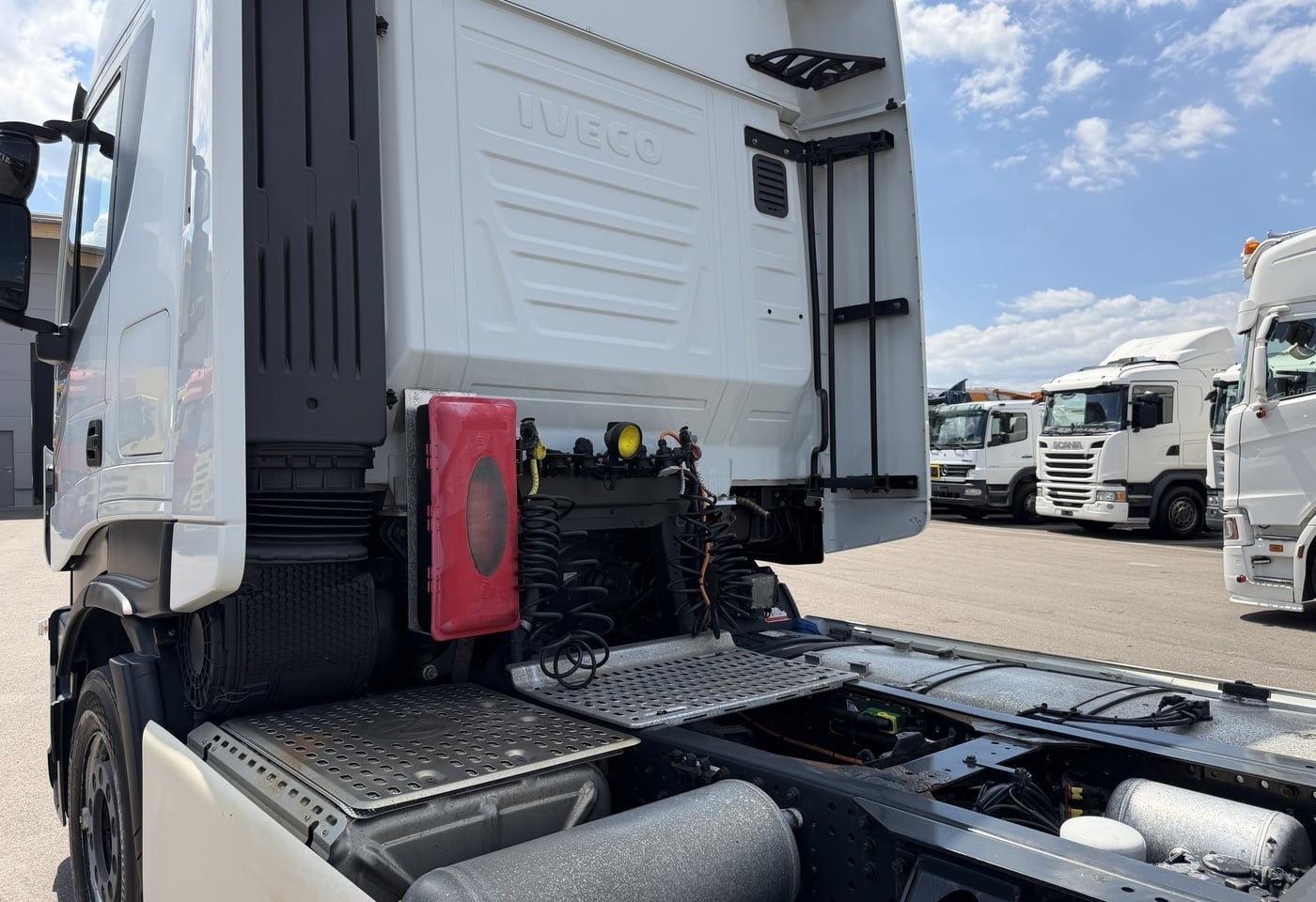 MOTO6625_3050141 vehicle image