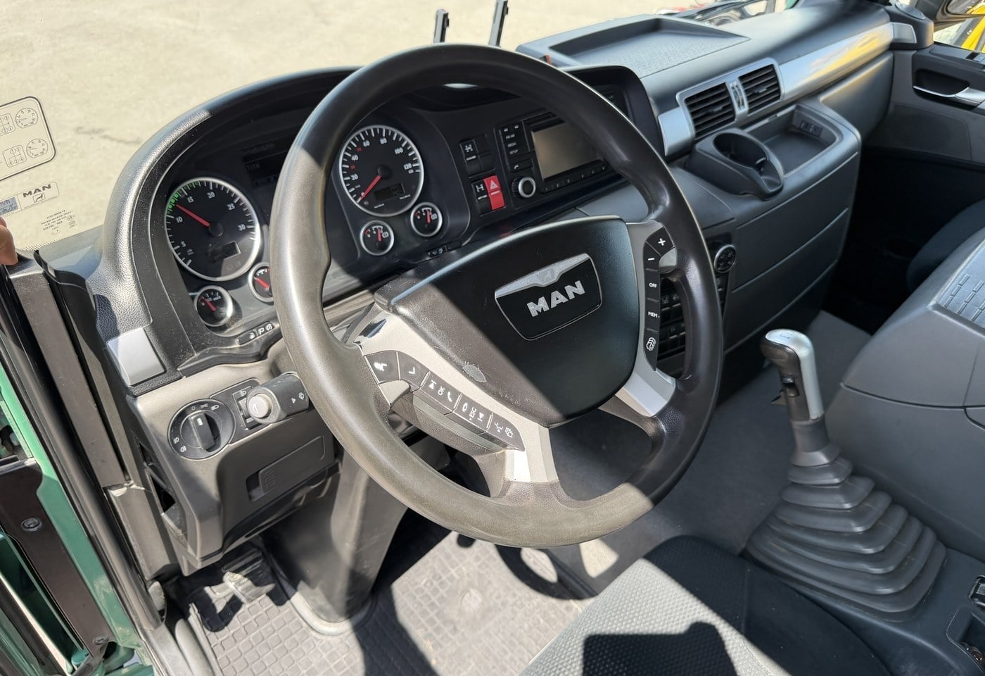 MOTO6625_3049579 vehicle image