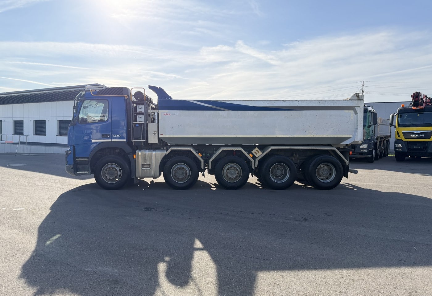 MOTO6625_3049578 vehicle image