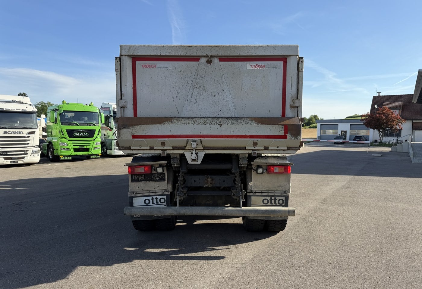 MOTO6625_3049578 vehicle image