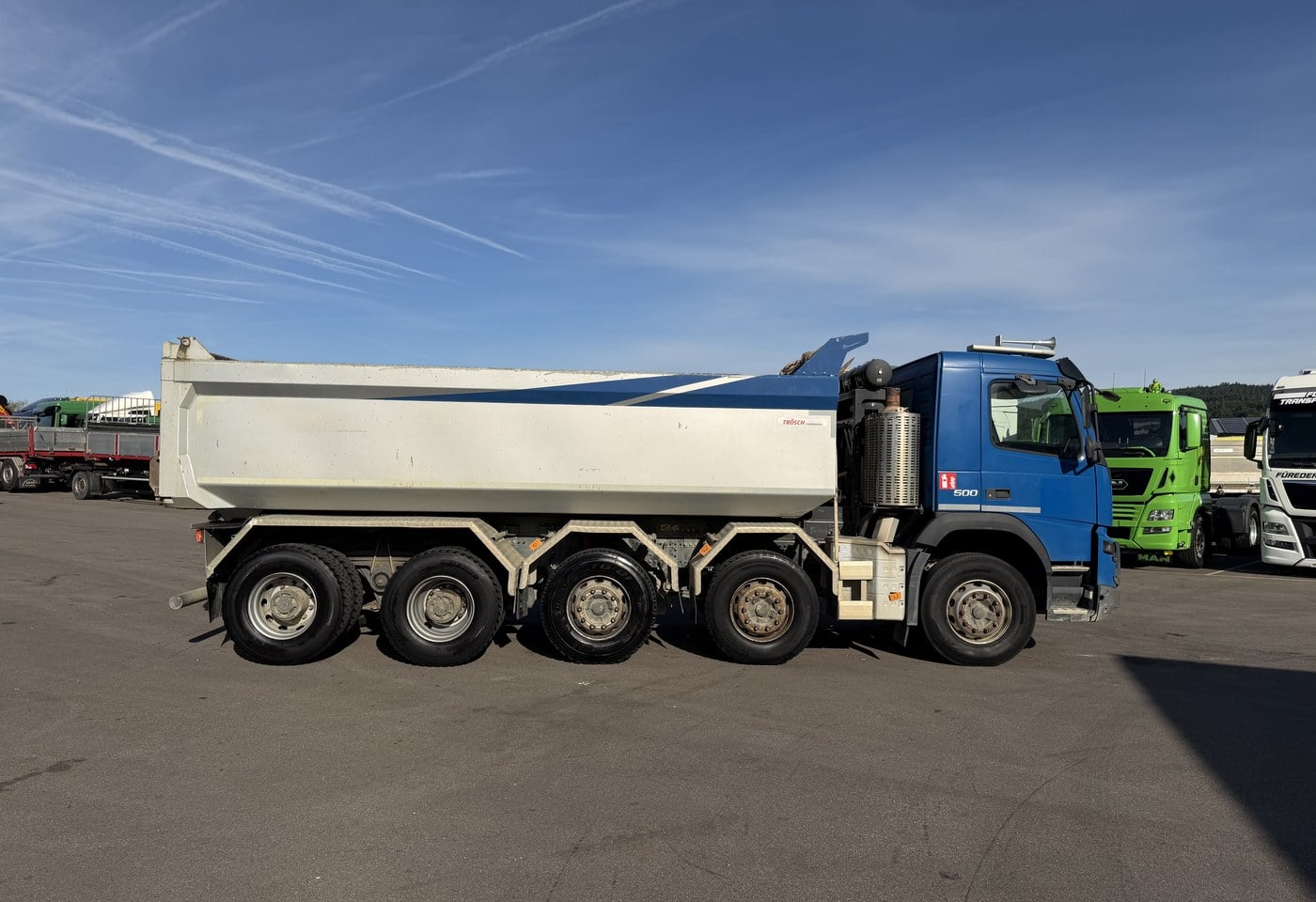 MOTO6625_3049578 vehicle image