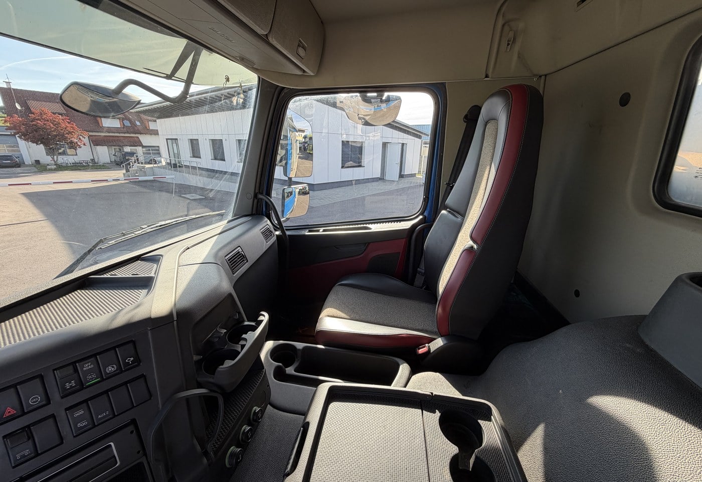 MOTO6625_3049578 vehicle image