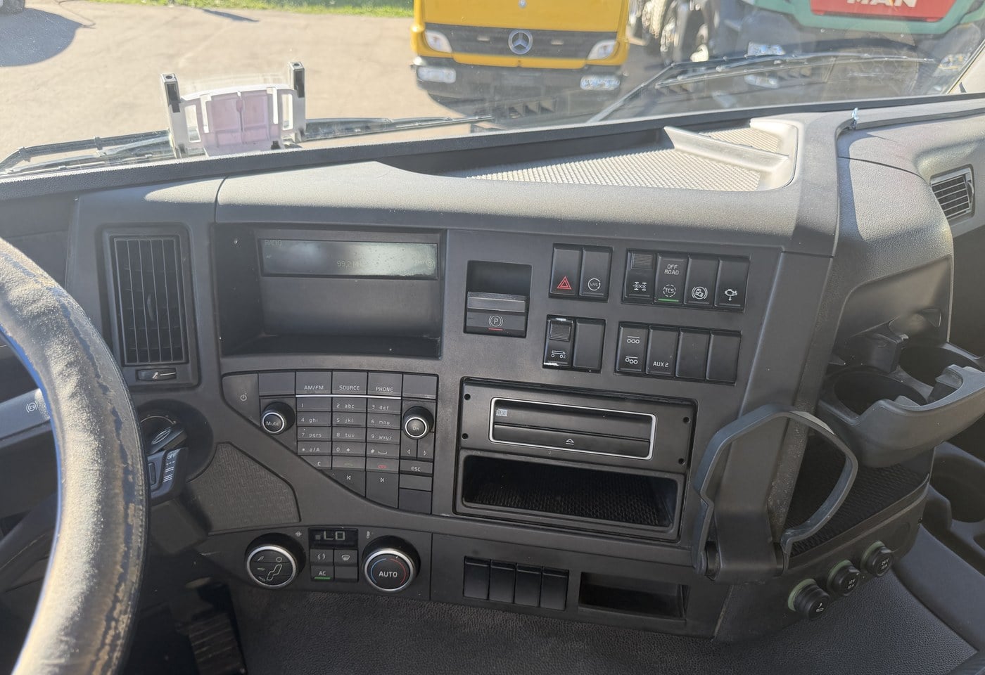 MOTO6625_3049571 vehicle image