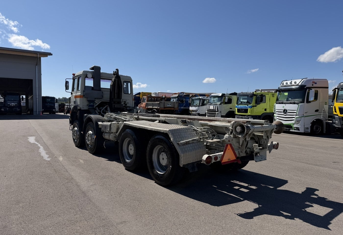 MOTO6625_3049528 vehicle image