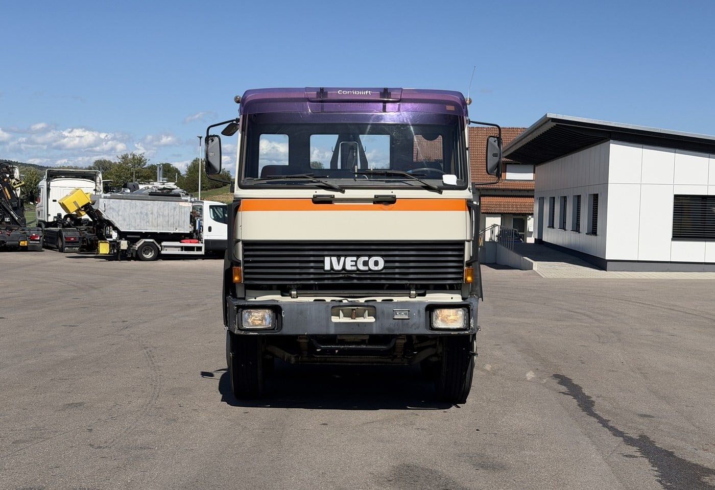 MOTO6625_3049528 vehicle image