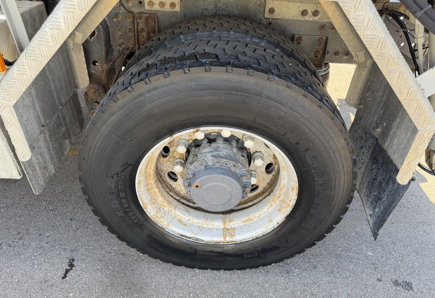 MOTO6625_3051346 vehicle image