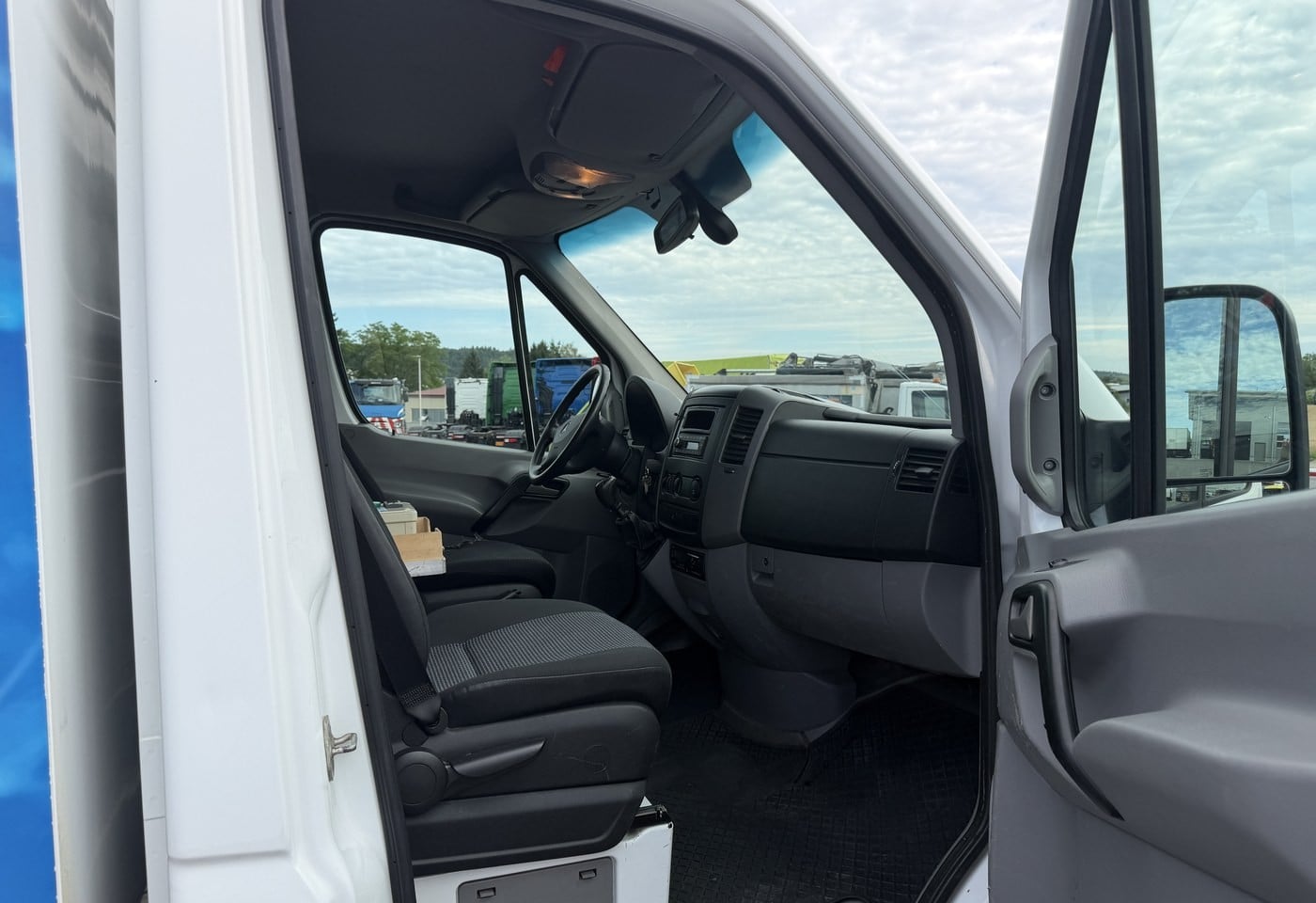 MOTO6625_3049949 vehicle image