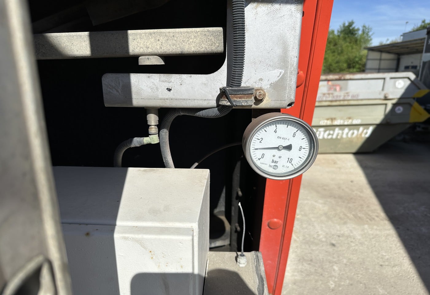 MOTO6625_3049576 vehicle image