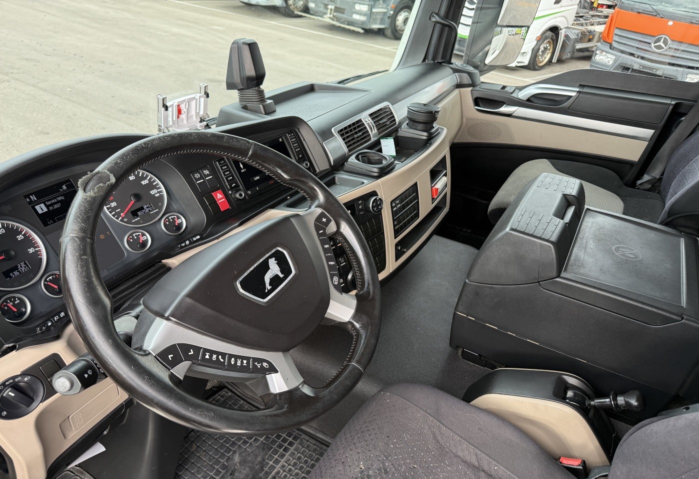 MOTO6625_3049554 vehicle image