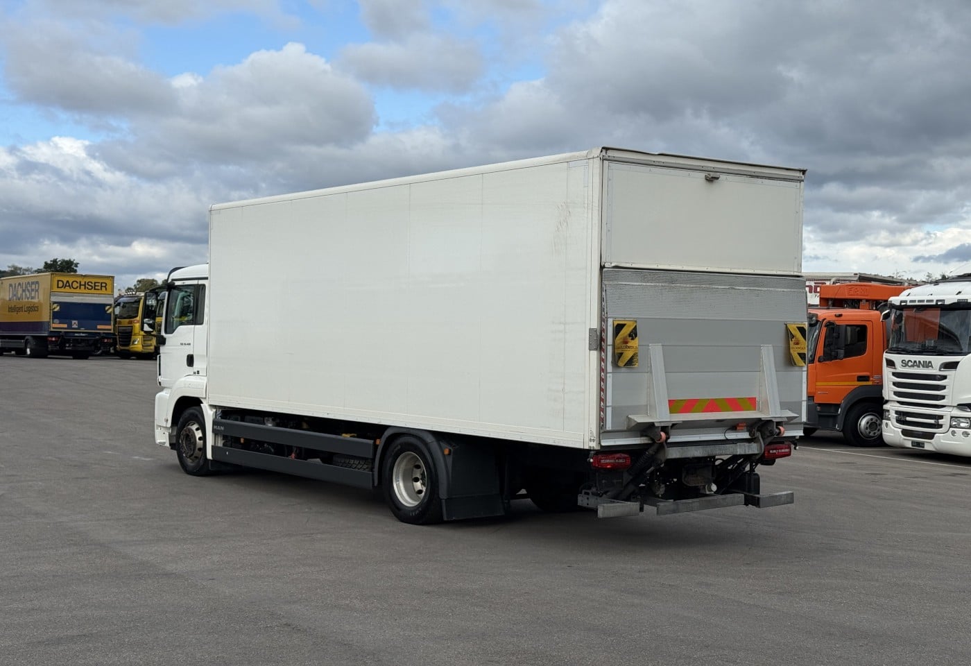 MOTO6625_3049554 vehicle image