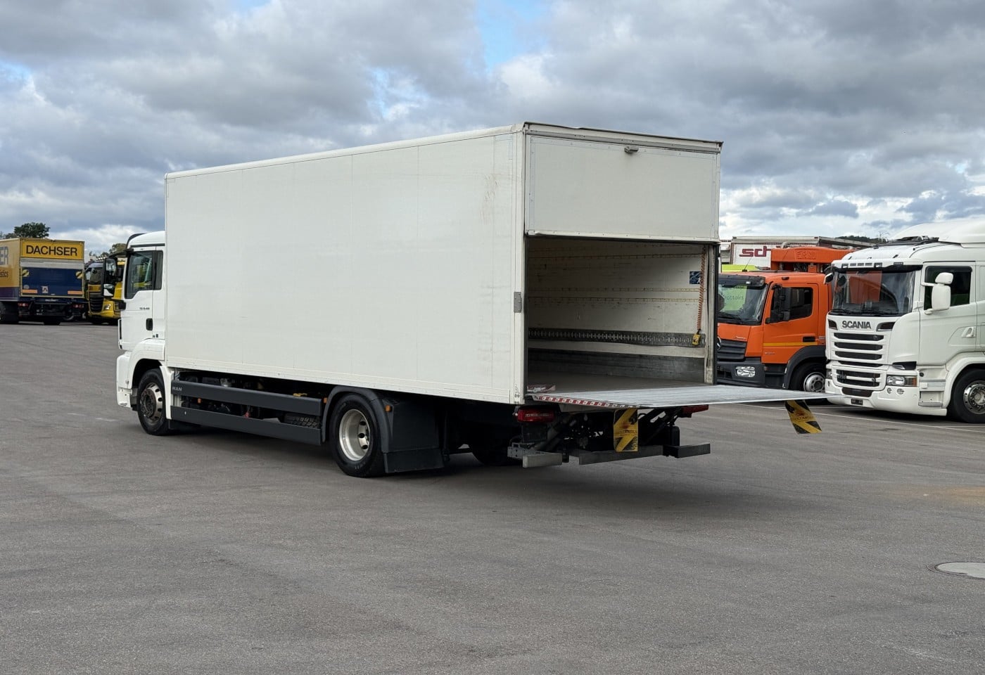 MOTO6625_3049554 vehicle image