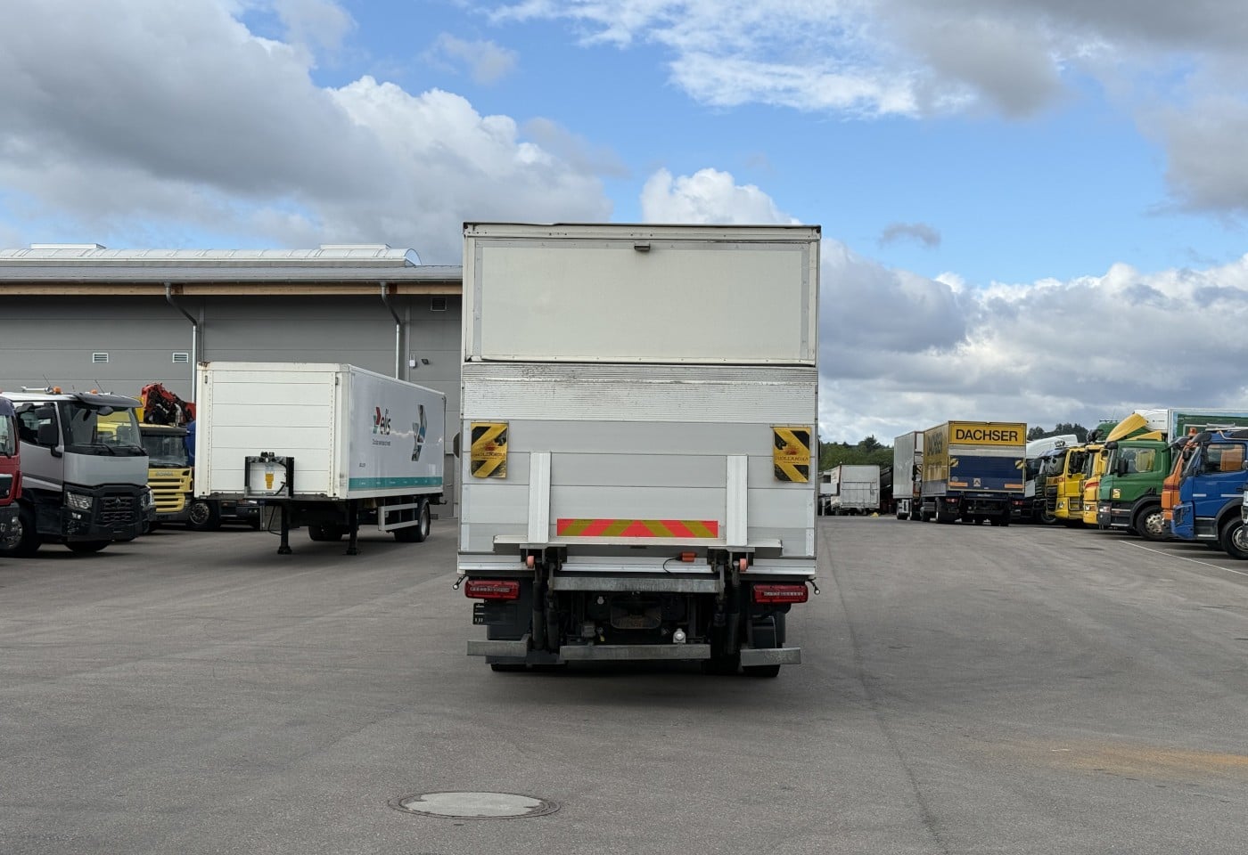 MOTO6625_3049554 vehicle image