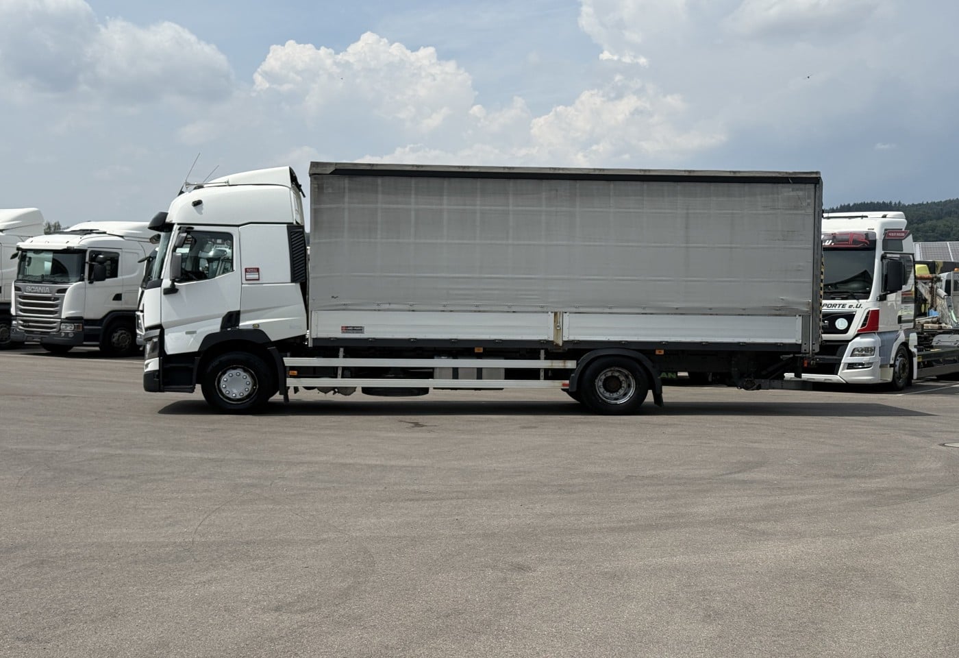 MOTO6625_3049568 vehicle image