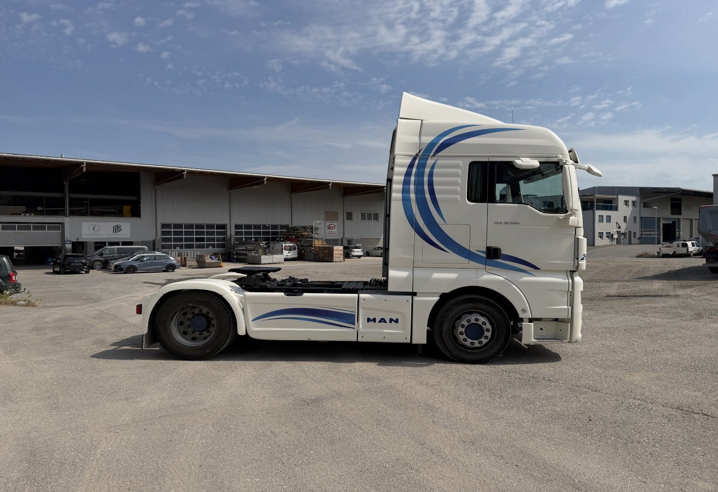 MOTO6625_3049557 vehicle image