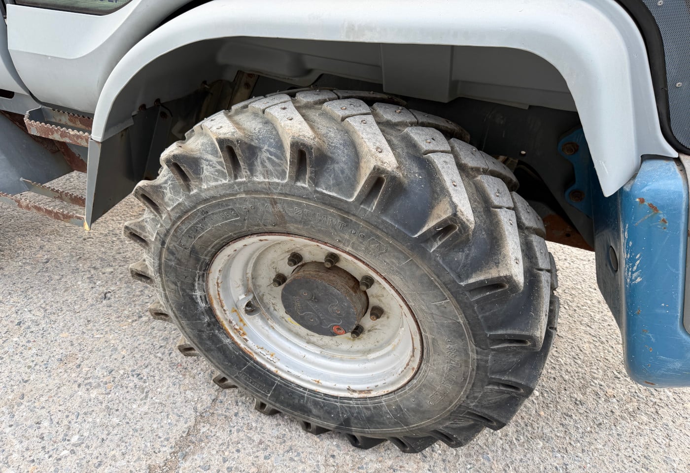 MOTO6625_3056549 vehicle image