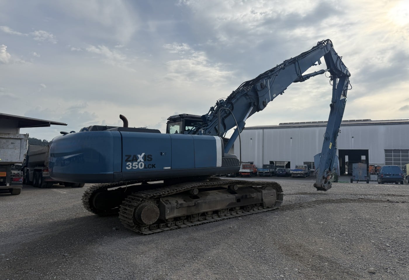 MOTO6625_3049559 vehicle image