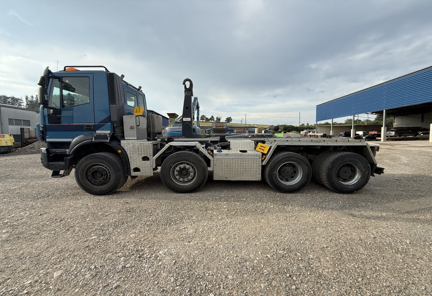 MOTO6625_3051140 vehicle image