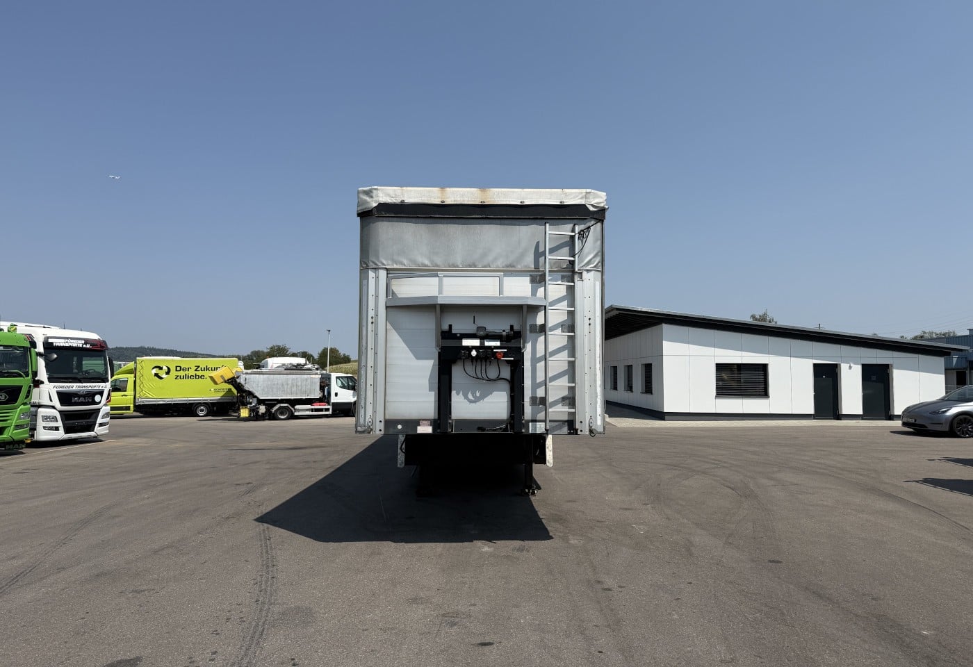 MOTO6625_3051655 vehicle image