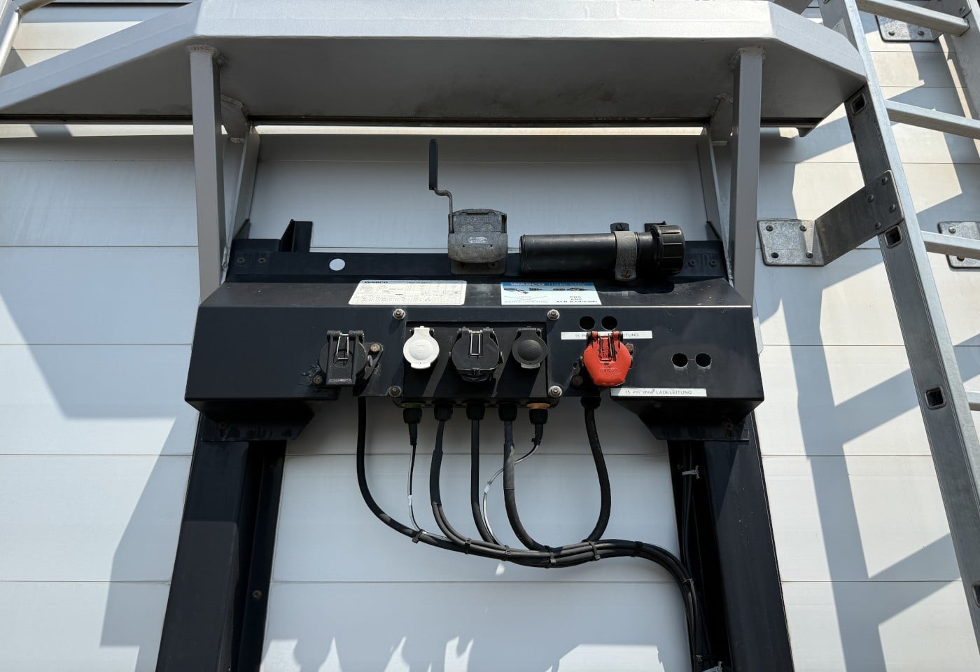 MOTO6625_3051655 vehicle image