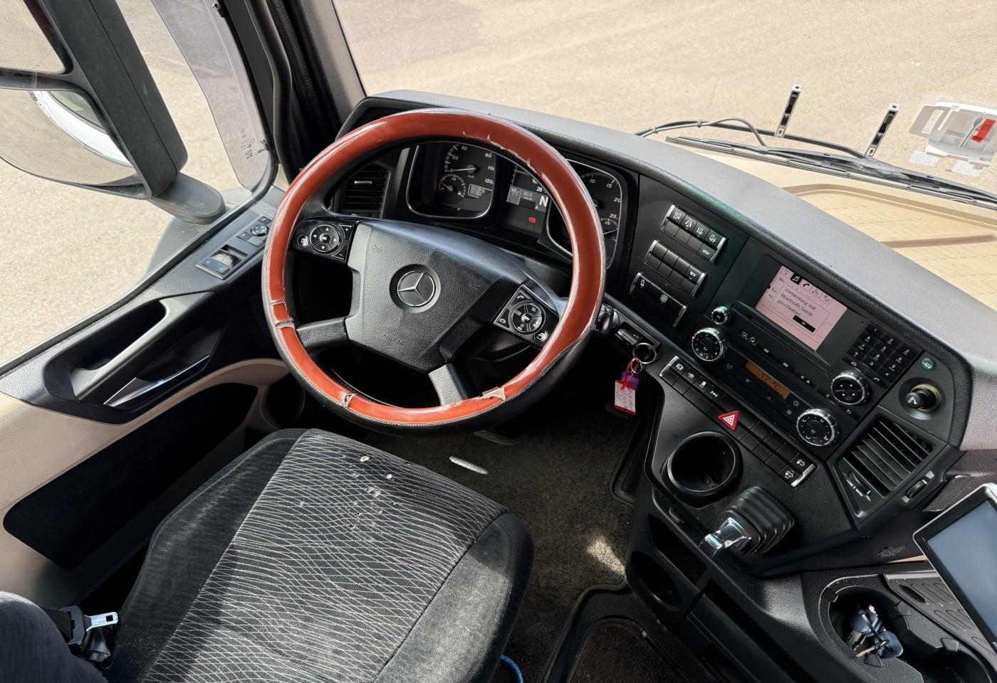 MOTO6625_3049553 vehicle image
