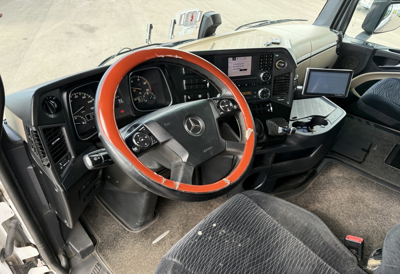 MOTO6625_3049553 vehicle image