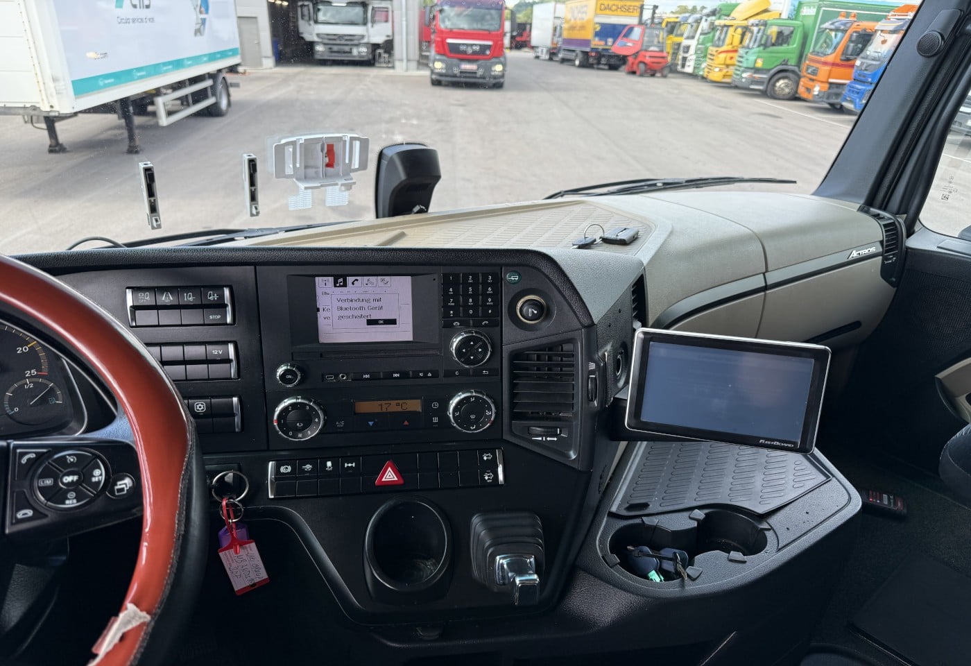 MOTO6625_3049553 vehicle image
