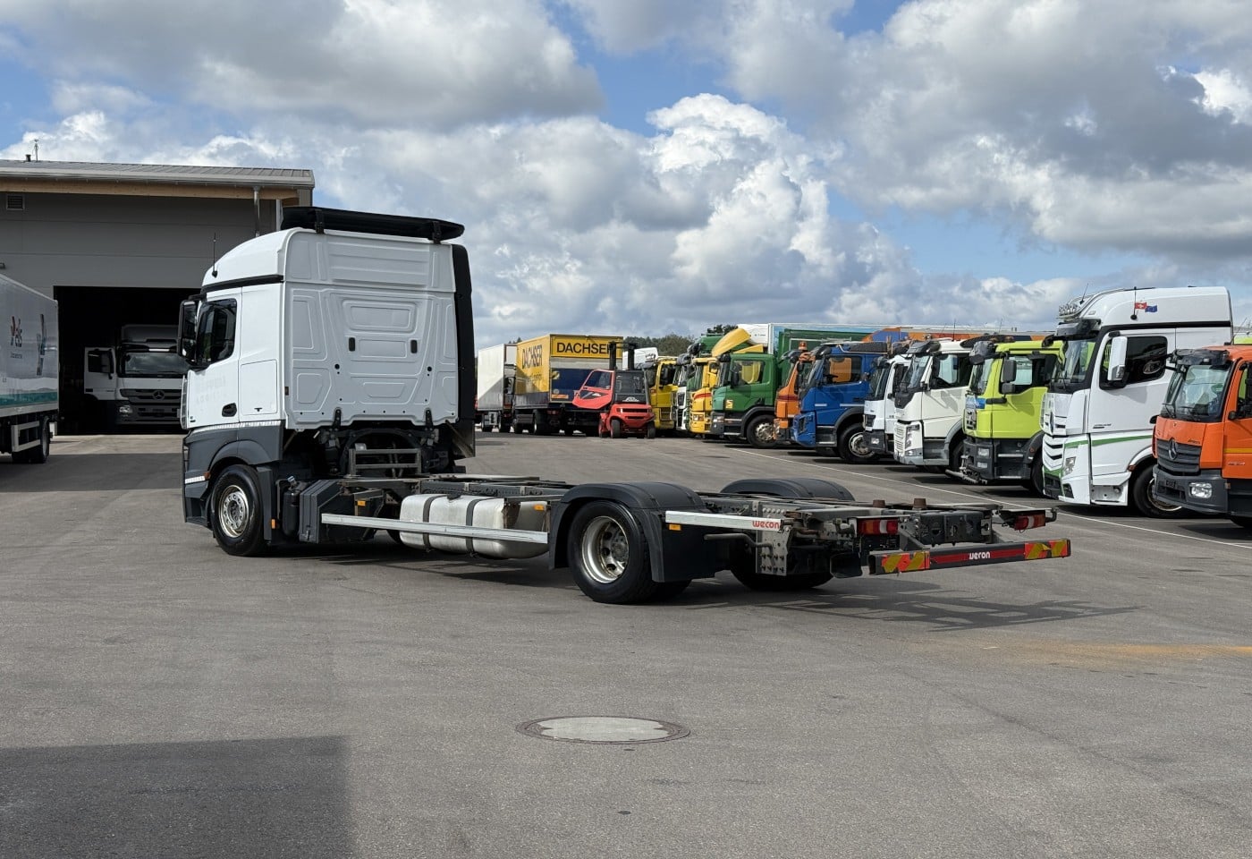 MOTO6625_3049553 vehicle image