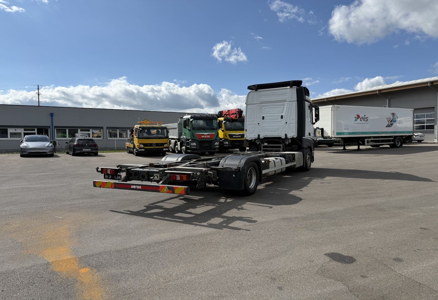 MOTO6625_3049553 vehicle image