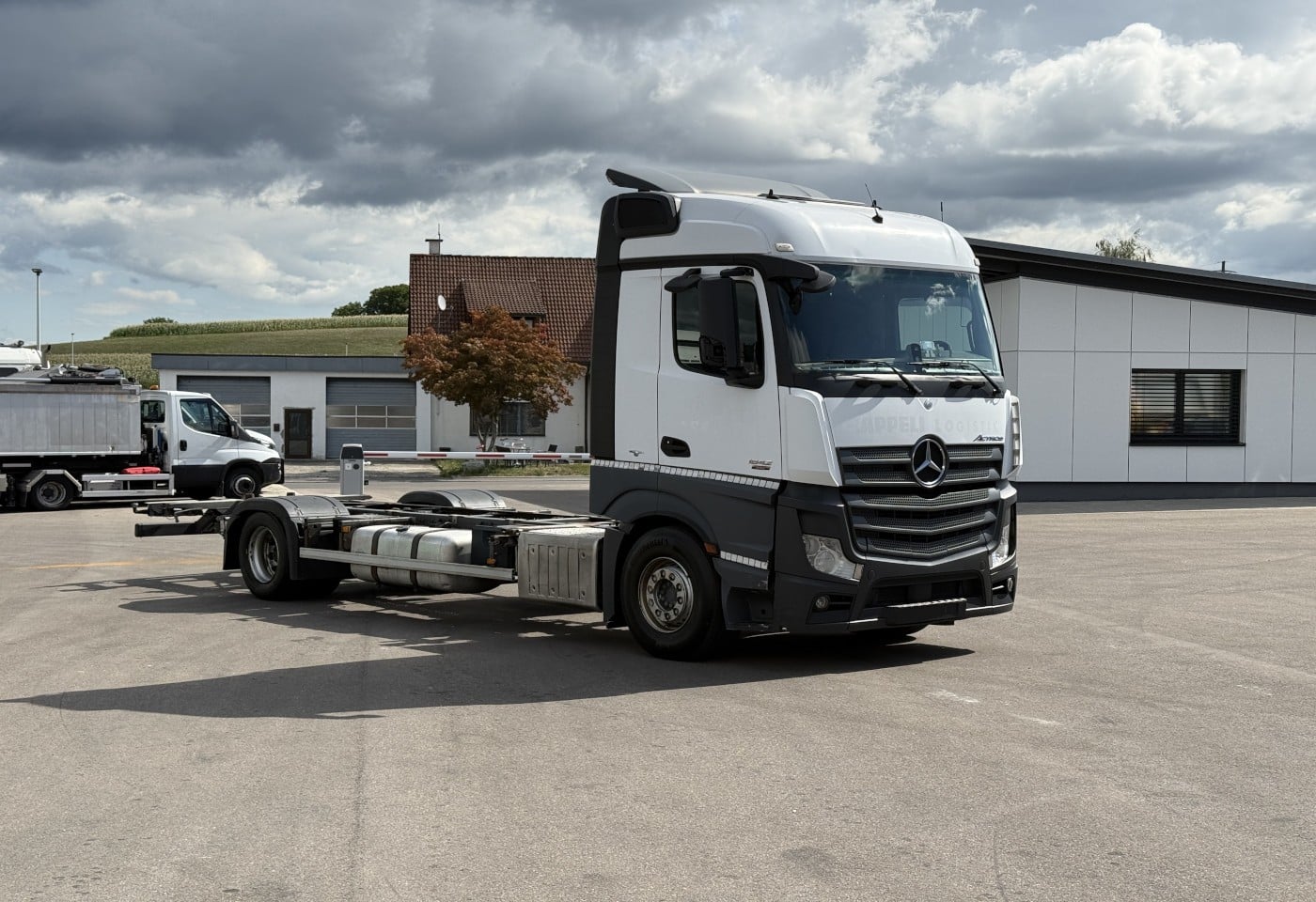 MOTO6625_3049553 vehicle image