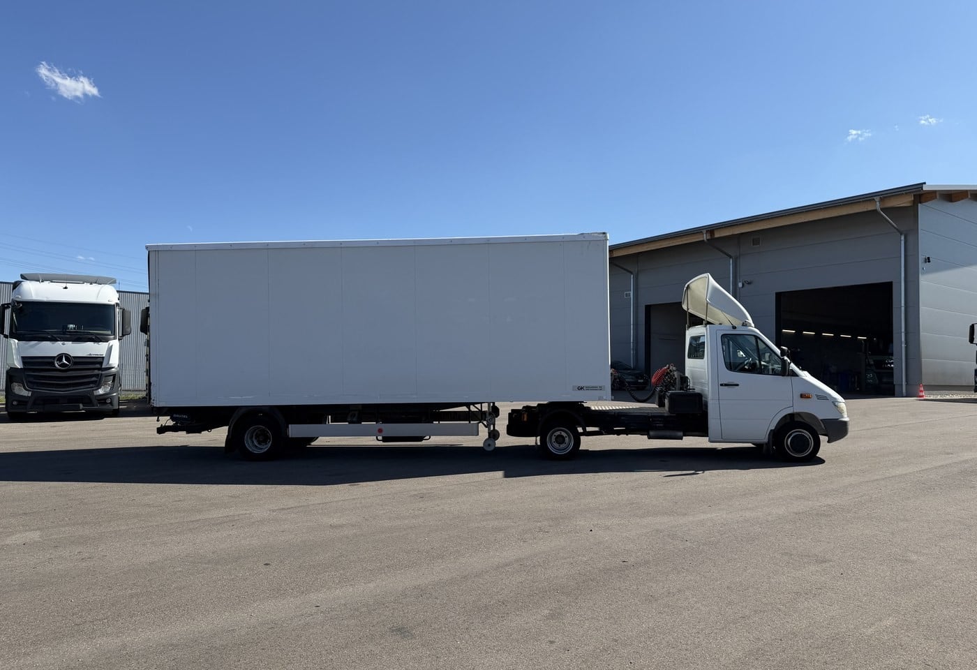 MOTO6625_3049539 vehicle image