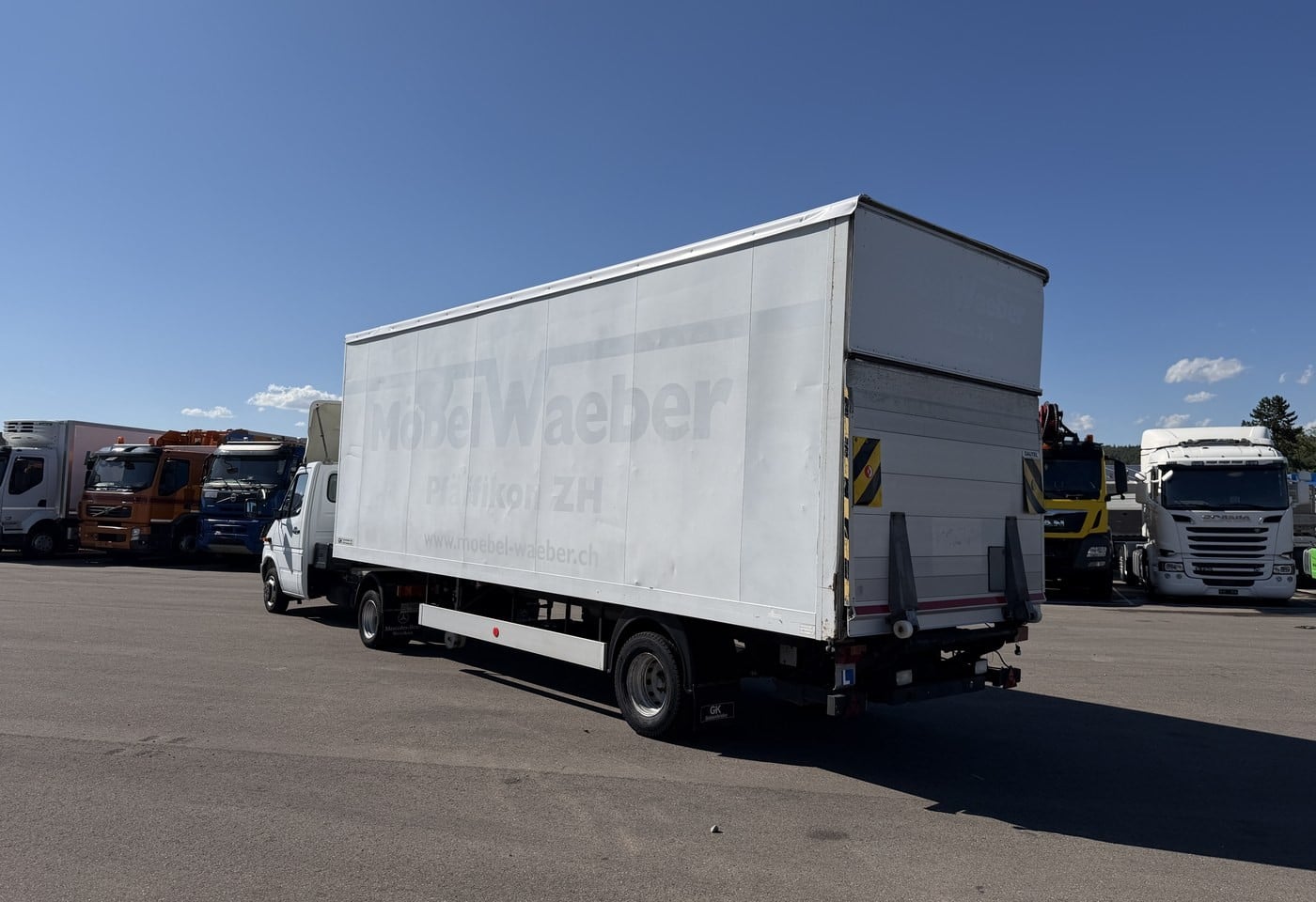 MOTO6625_3049539 vehicle image