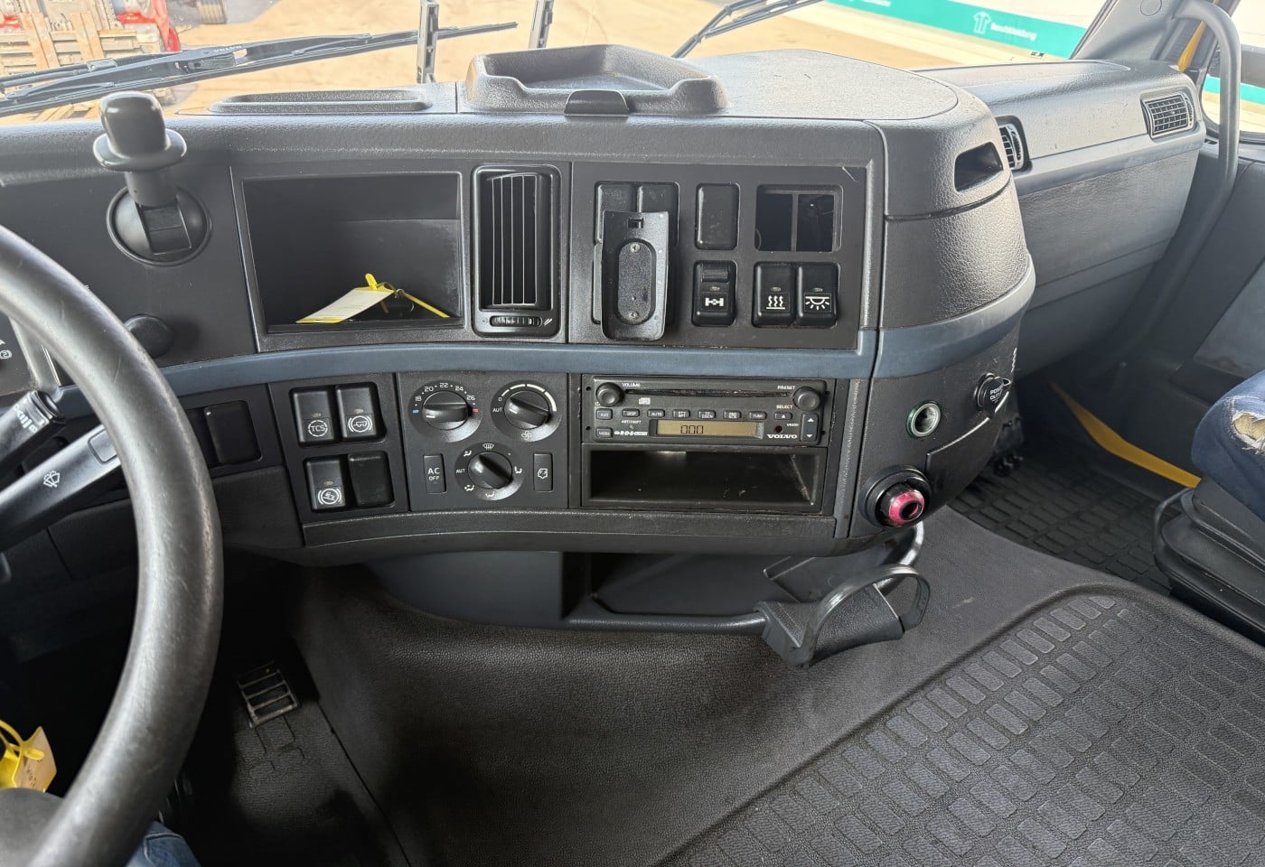 MOTO6625_3049546 vehicle image