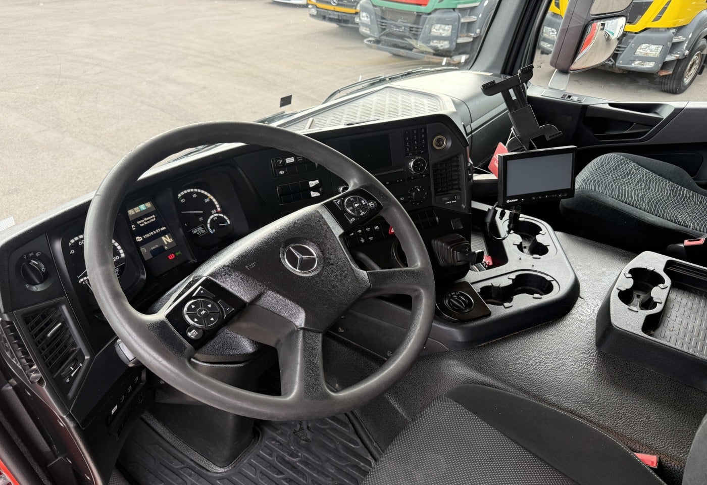 MOTO6625_3053352 vehicle image