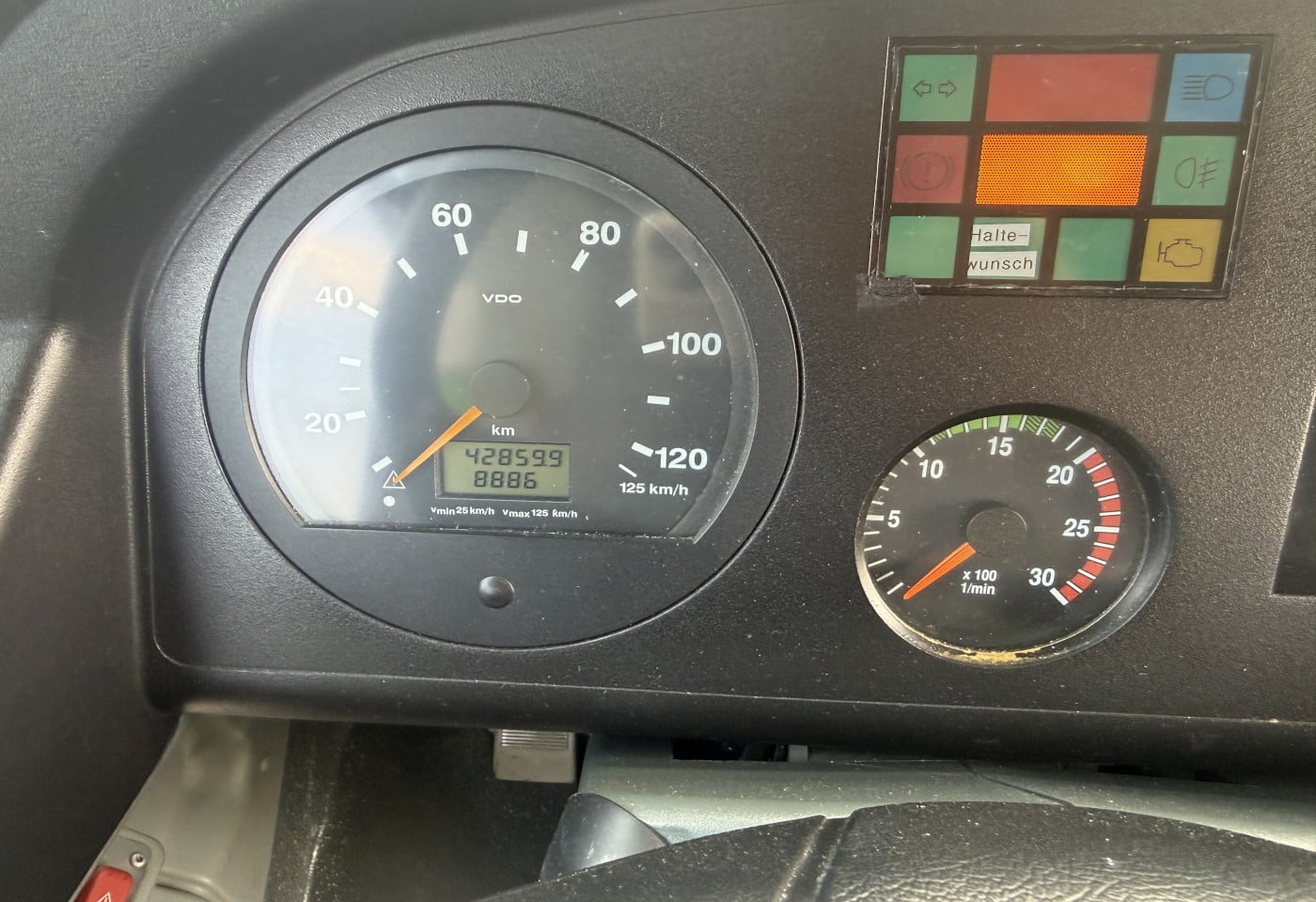 MOTO6625_3049919 vehicle image
