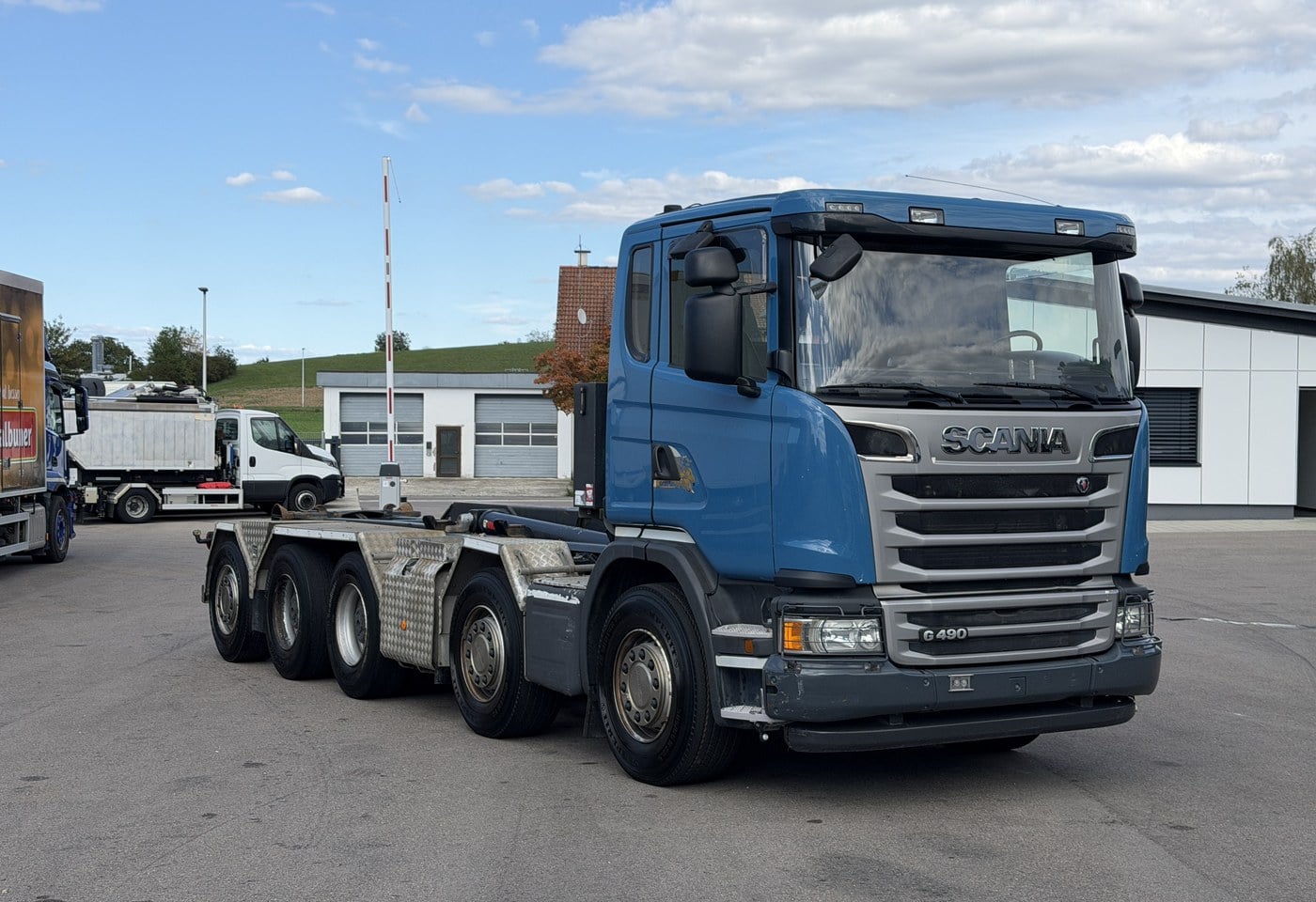 MOTO6625_3054450 vehicle image