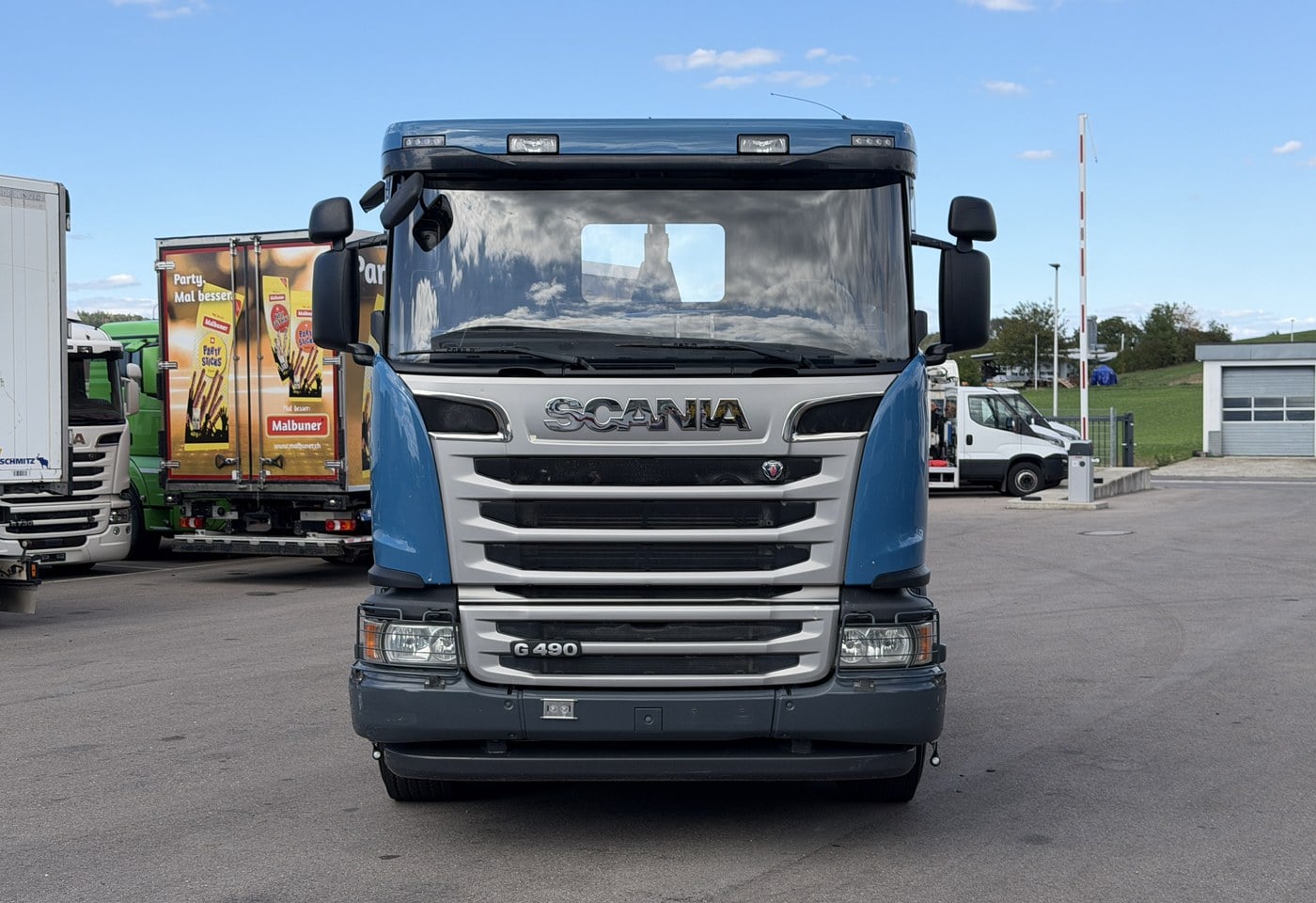 MOTO6625_3054450 vehicle image