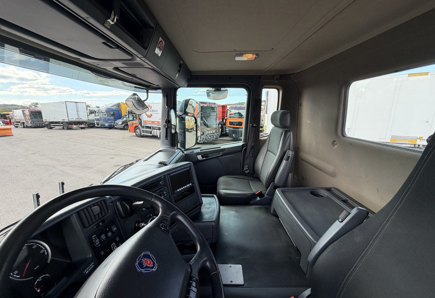 MOTO6625_3054450 vehicle image