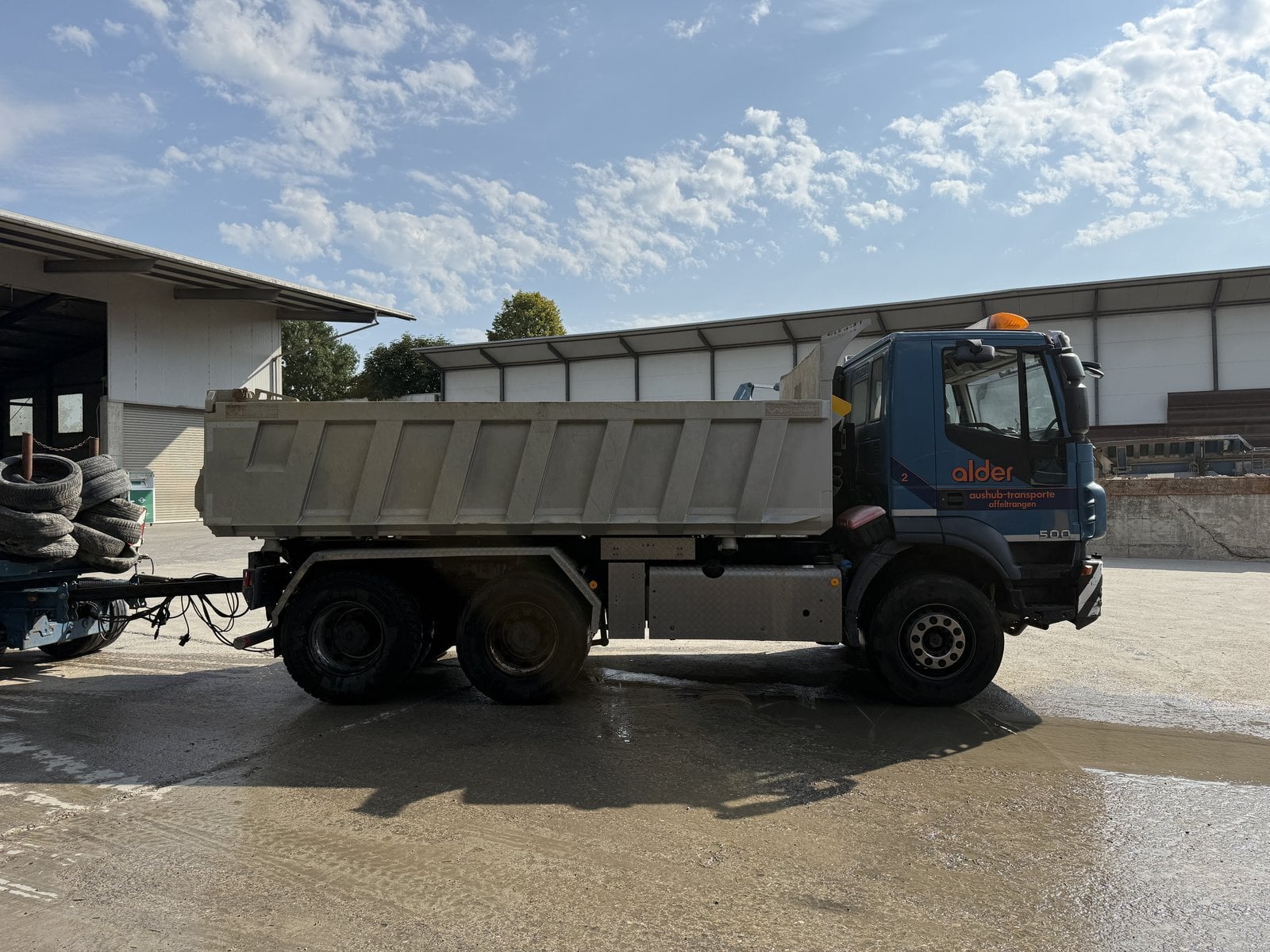 MOTO6625_3056526 vehicle image