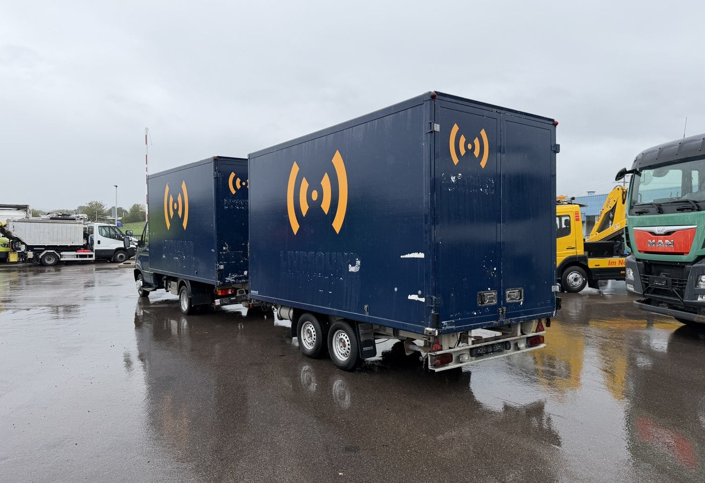 MOTO6625_3054656 vehicle image