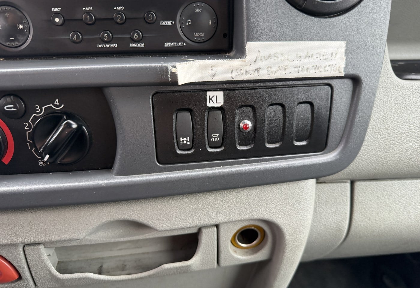 MOTO6625_3054656 vehicle image