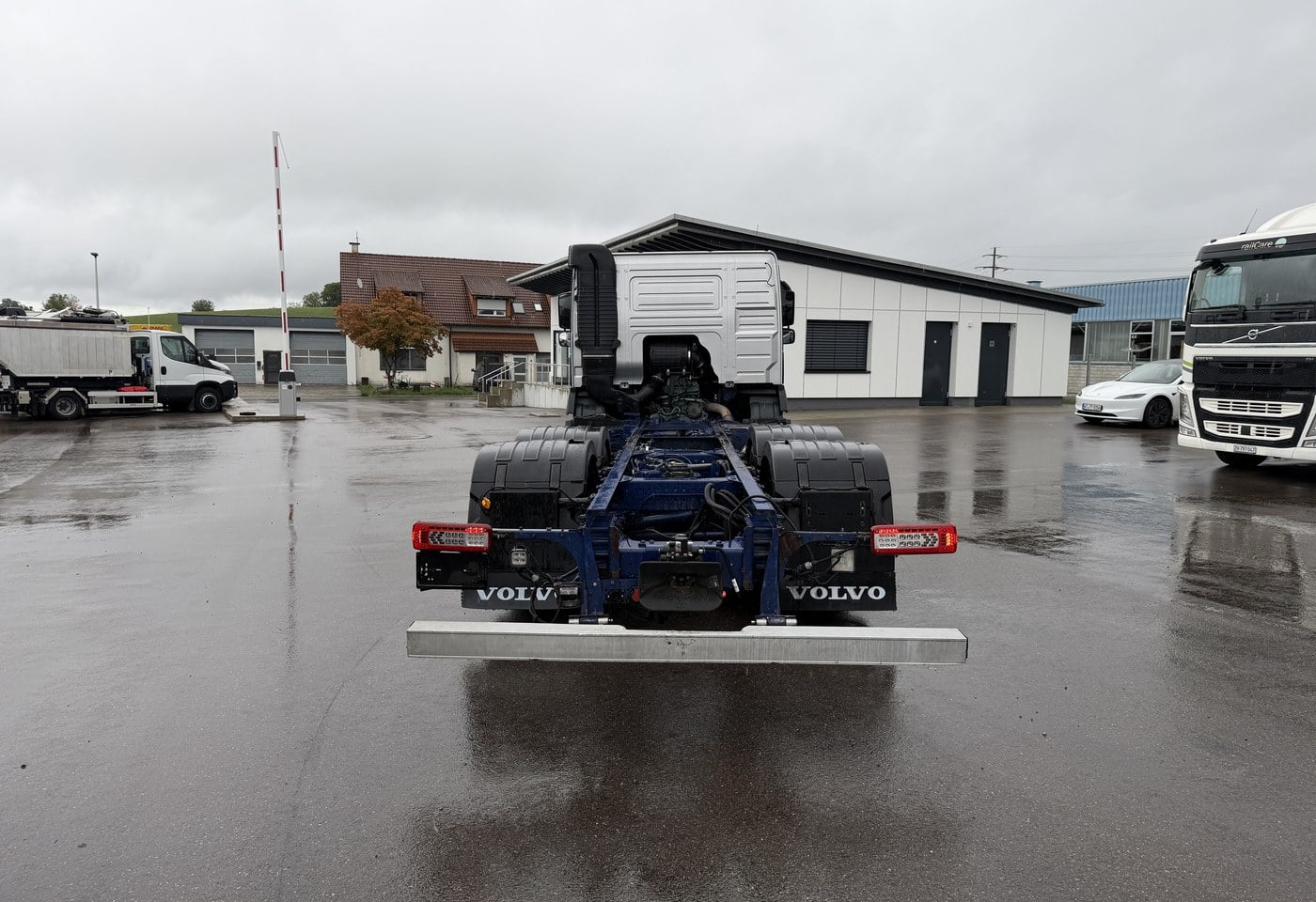 MOTO6625_3055226 vehicle image